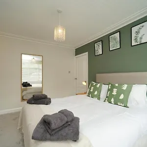 Stunning 5 Bed House In Chapel Allerton, Sleeps 9 Leeds (West Yorkshire)